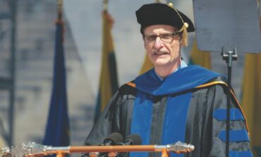 إرضاء إسرائيل على حساب حرّية التعبير؟ «جامعة ميشيغن» تستنكر الإشادة بالطلاب المناهضين لإسرائيل خلال حفل التخرّج الربيعي
